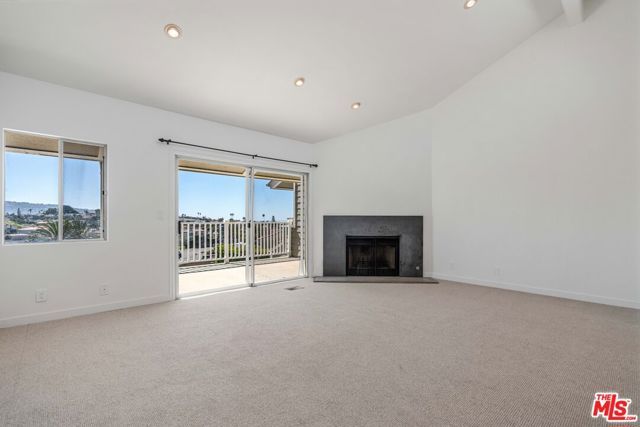 225 S Lucia Avenue C, Redondo Beach, CA 90277