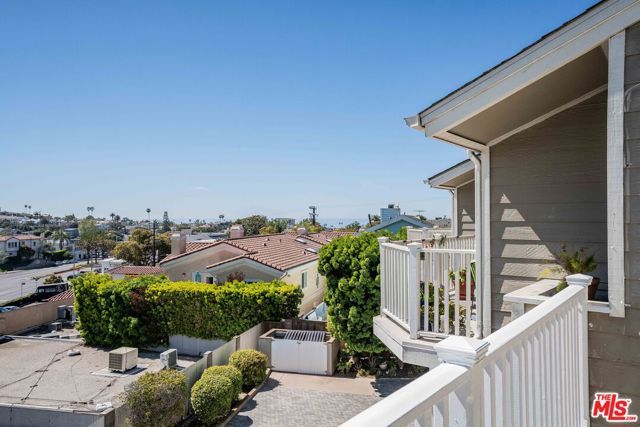 225 S Lucia Avenue C, Redondo Beach, CA 90277