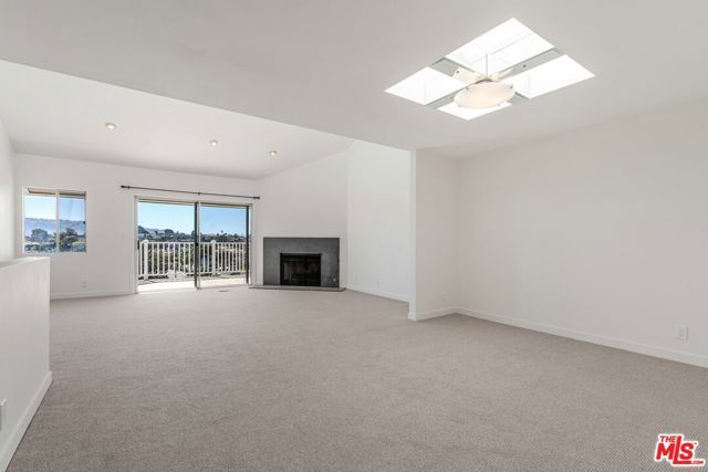 225 S Lucia Avenue C, Redondo Beach, CA 90277