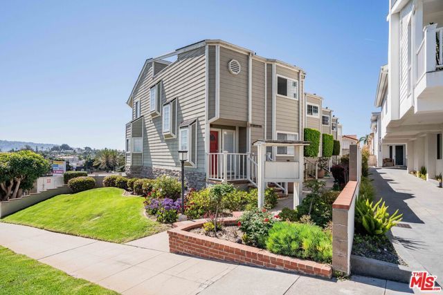 225 S Lucia Avenue C, Redondo Beach, CA 90277