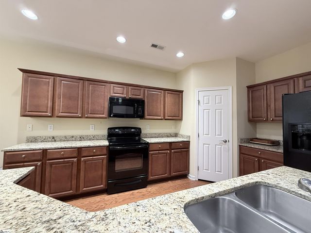 1011 Drakes Crossing, Anderson, SC 29625