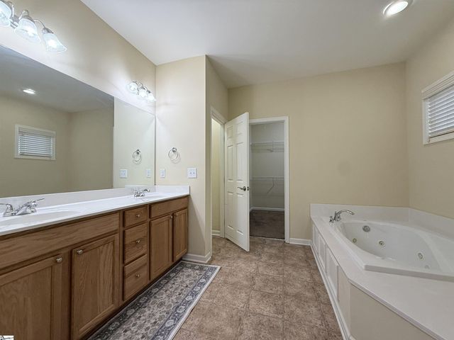 1011 Drakes Crossing, Anderson, SC 29625