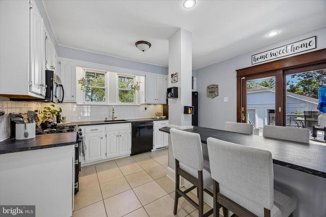 530 GREENWAY AVE, Ewing, NJ 08618