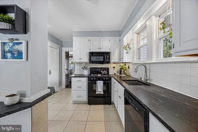 530 GREENWAY AVE, Ewing, NJ 08618