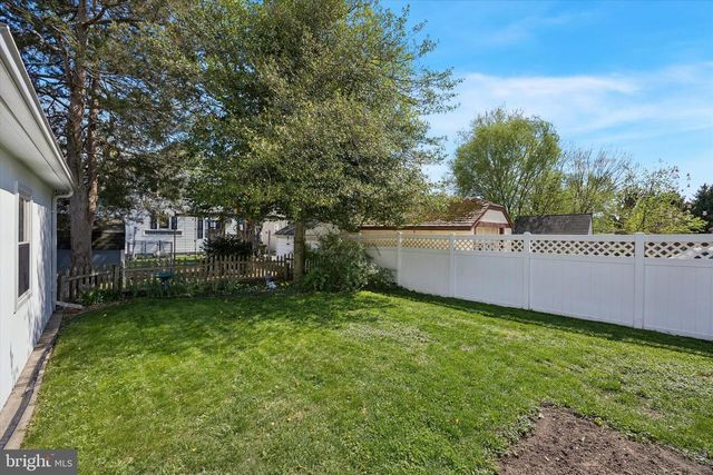 530 GREENWAY AVE, Ewing, NJ 08618