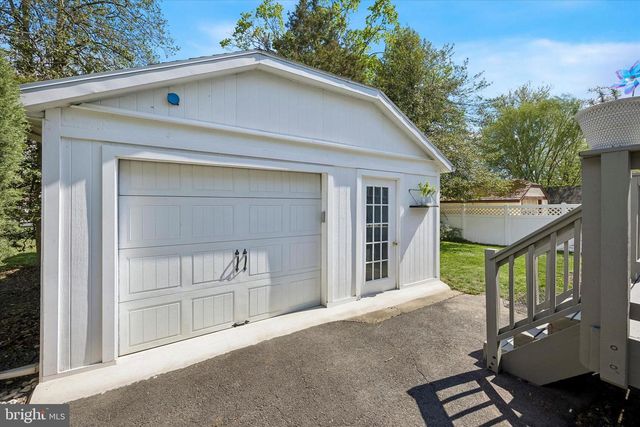 530 GREENWAY AVE, Ewing, NJ 08618