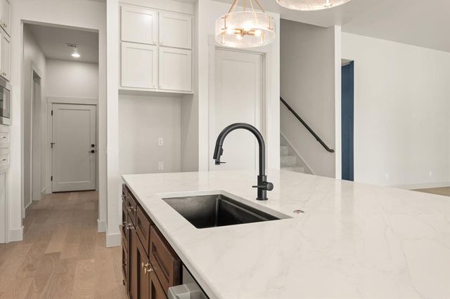 3825 Stone Hill Lane, Edmond, OK 73034