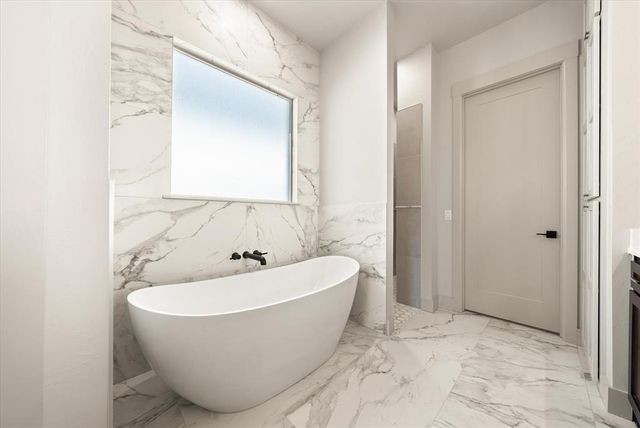 3825 Stone Hill Lane, Edmond, OK 73034