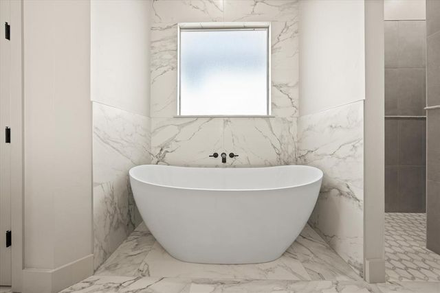 3825 Stone Hill Lane, Edmond, OK 73034