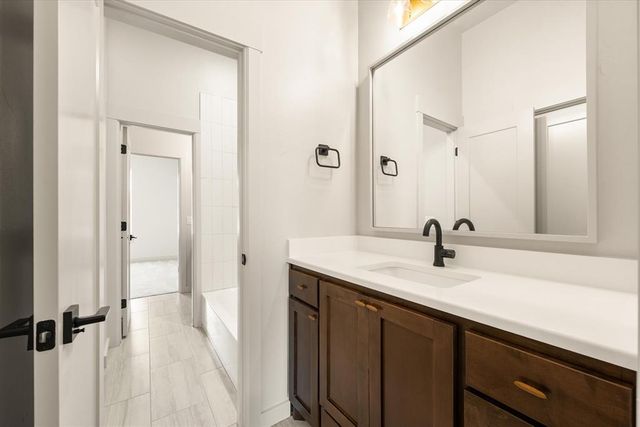 3825 Stone Hill Lane, Edmond, OK 73034