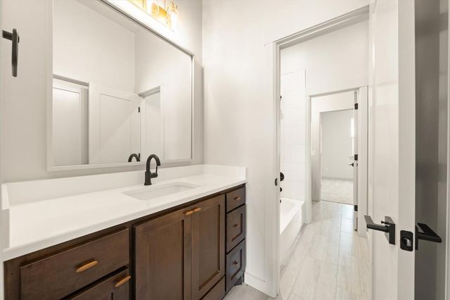 3825 Stone Hill Lane, Edmond, OK 73034