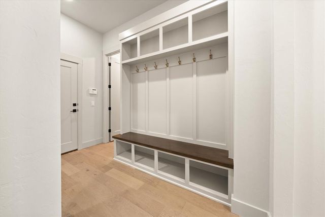 3825 Stone Hill Lane, Edmond, OK 73034