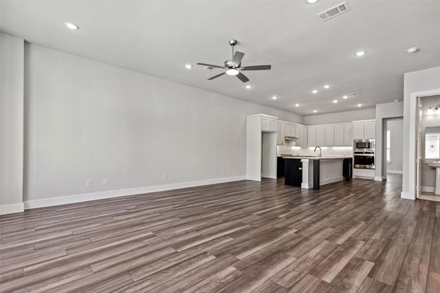 8150 BROMLEY Drive, Dallas, TX 75231