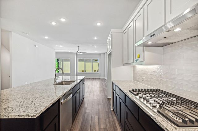 8150 BROMLEY Drive, Dallas, TX 75231