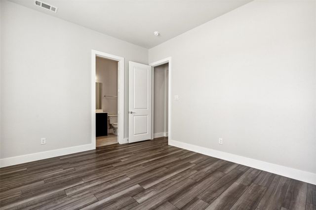 8150 BROMLEY Drive, Dallas, TX 75231