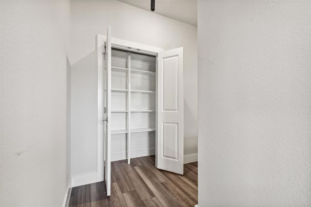 8150 BROMLEY Drive, Dallas, TX 75231