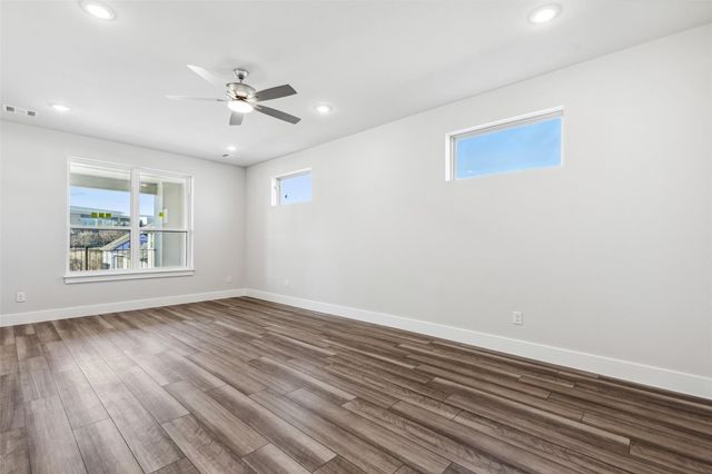 8150 BROMLEY Drive, Dallas, TX 75231