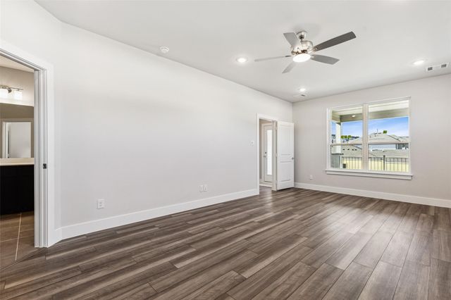 8150 BROMLEY Drive, Dallas, TX 75231