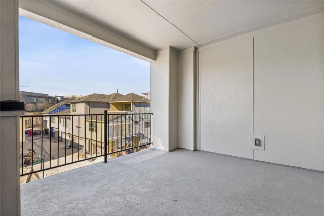 8150 BROMLEY Drive, Dallas, TX 75231