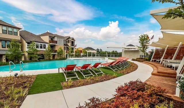 8150 BROMLEY Drive, Dallas, TX 75231