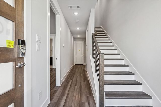 8150 BROMLEY Drive, Dallas, TX 75231