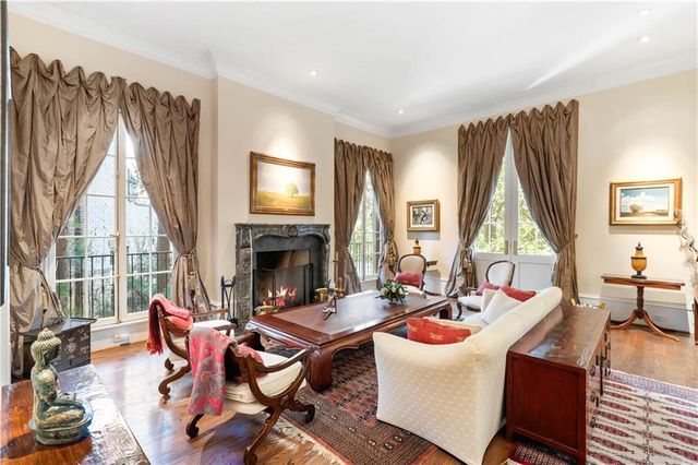 675 W Paces Ferry NW Road 10, Atlanta, GA 30327