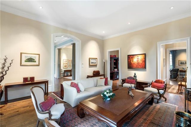 675 W Paces Ferry NW Road 10, Atlanta, GA 30327