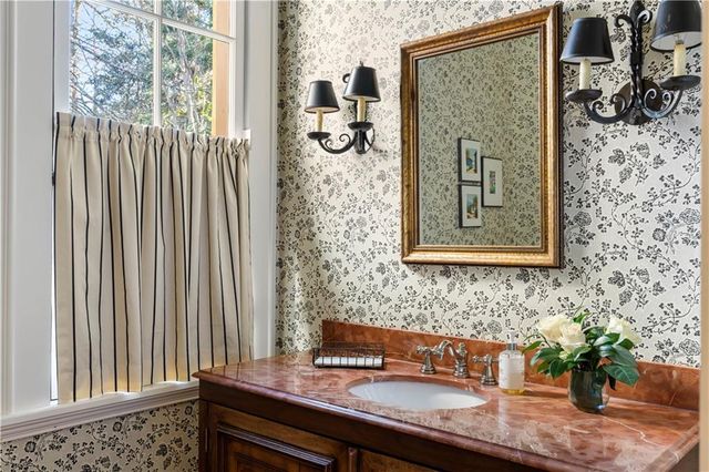 675 W Paces Ferry NW Road 10, Atlanta, GA 30327