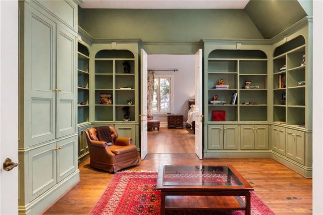 675 W Paces Ferry NW Road 10, Atlanta, GA 30327