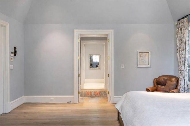 675 W Paces Ferry NW Road 10, Atlanta, GA 30327