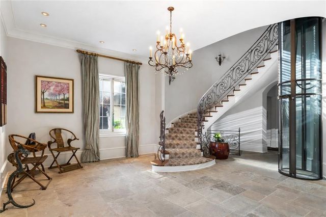 675 W Paces Ferry NW Road 10, Atlanta, GA 30327