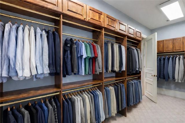 675 W Paces Ferry NW Road 10, Atlanta, GA 30327