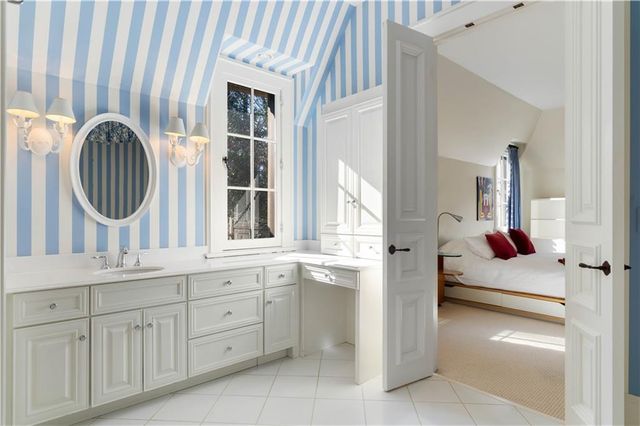 675 W Paces Ferry NW Road 10, Atlanta, GA 30327