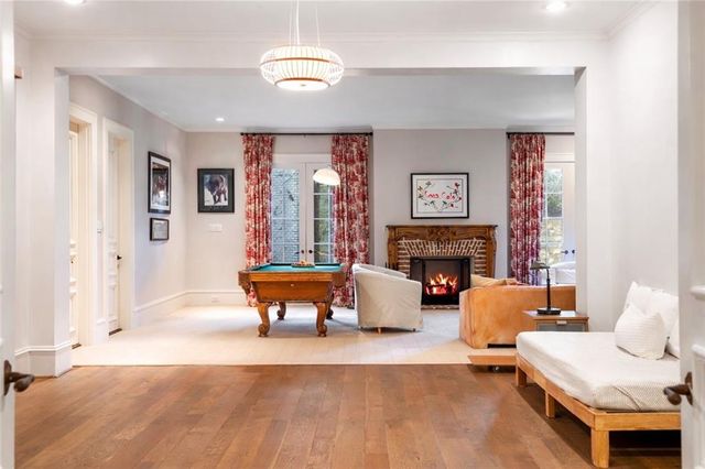 675 W Paces Ferry NW Road 10, Atlanta, GA 30327