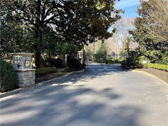 675 W Paces Ferry NW Road 10, Atlanta, GA 30327