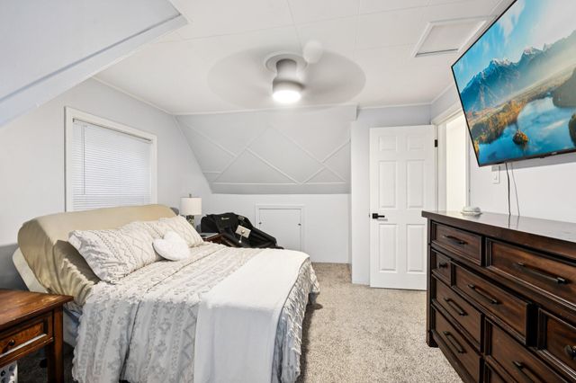 908 174th Place, Hammond, IN 46324