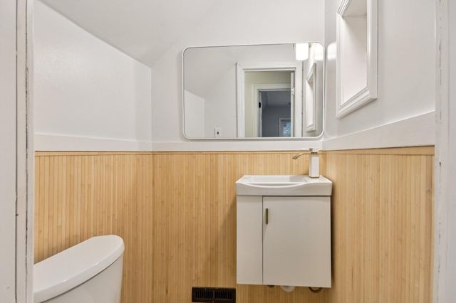 908 174th Place, Hammond, IN 46324