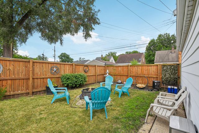 908 174th Place, Hammond, IN 46324