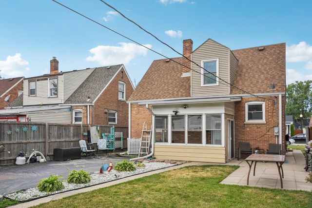 908 174th Place, Hammond, IN 46324