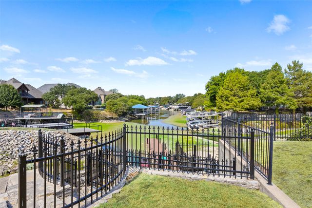 8404 Sunset Cove Drive, Fort Worth, TX 76179