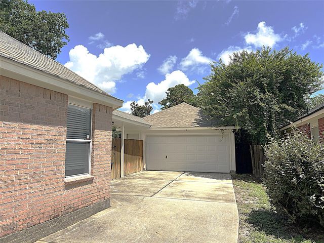 12727 Cooper Breaks Drive, Humble, TX 77346