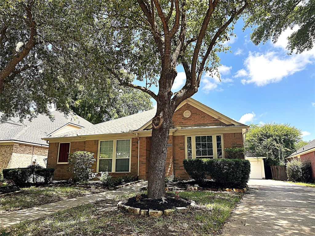12727 Cooper Breaks Drive, Humble, TX 77346