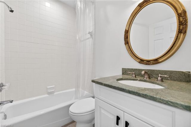 175 Via Napoli, Naples, FL 34105