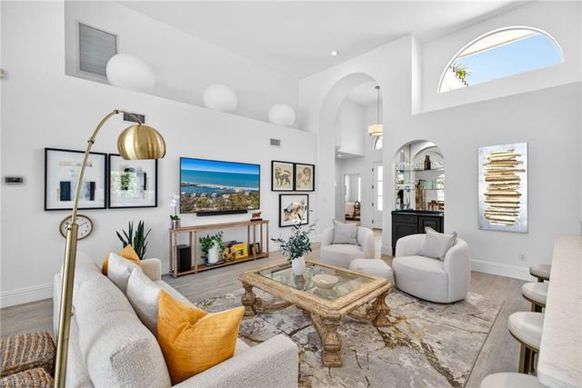 175 Via Napoli, Naples, FL 34105