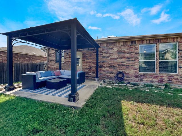 575 Moonwalker TRL, Buda, TX 78610