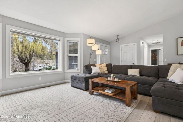 4864 E Upper Hayden Lake RD, Hayden, ID 83835