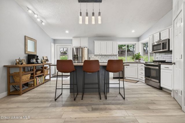 4864 E Upper Hayden Lake RD, Hayden, ID 83835