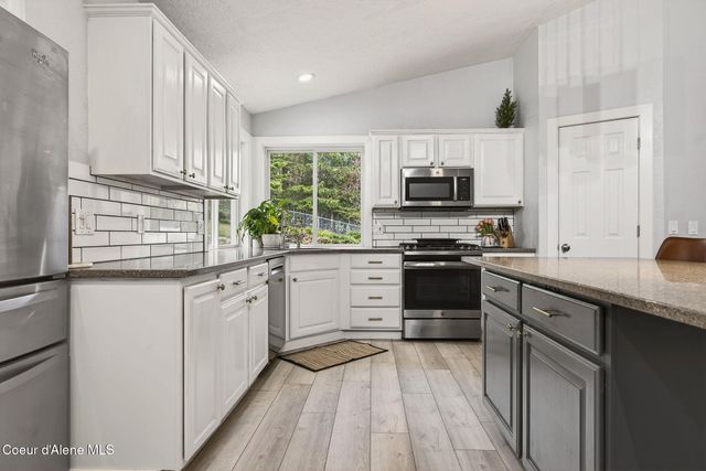 4864 E Upper Hayden Lake RD, Hayden, ID 83835