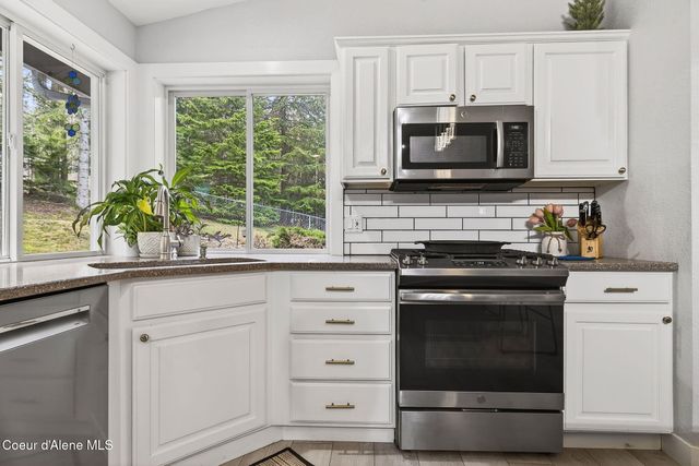 4864 E Upper Hayden Lake RD, Hayden, ID 83835