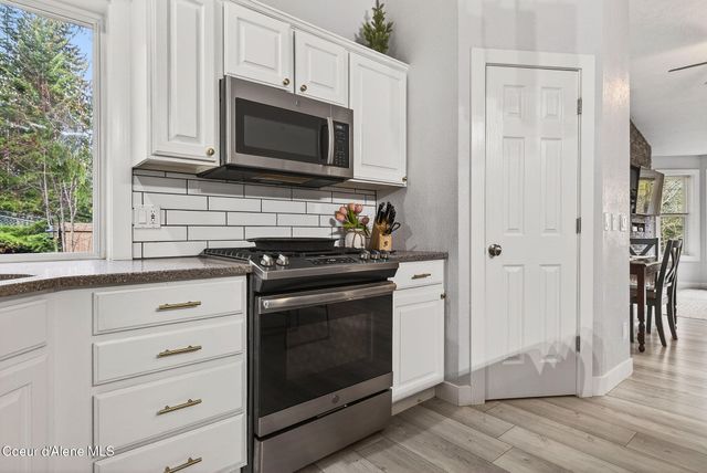 4864 E Upper Hayden Lake RD, Hayden, ID 83835